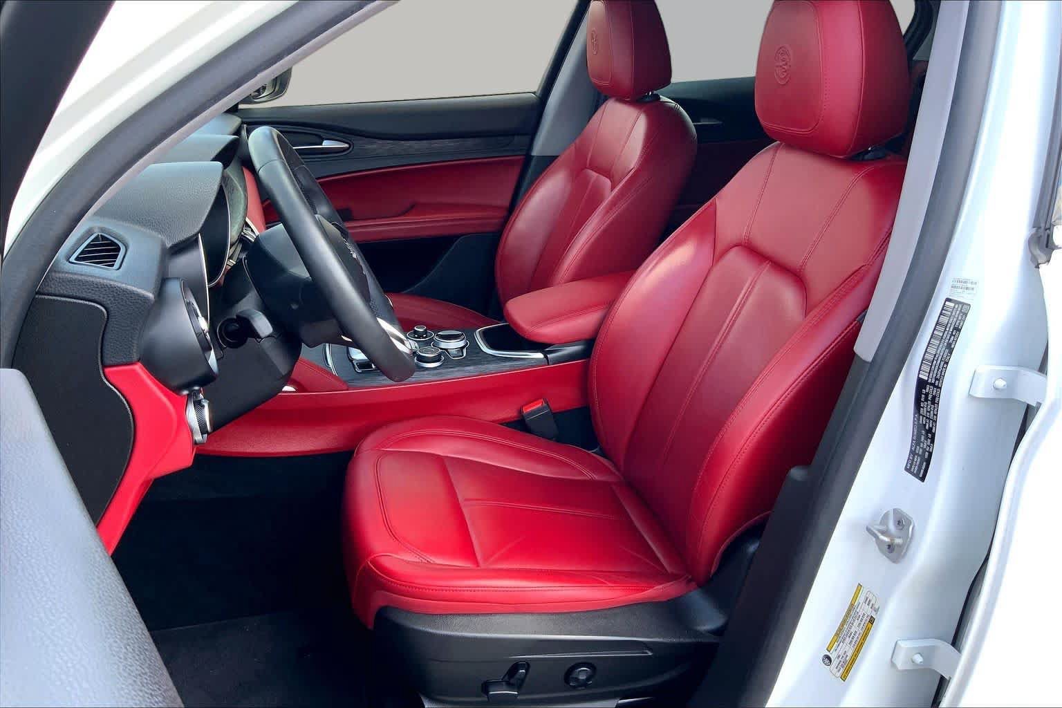 Used 2020 Alfa Romeo Stelvio RWD image 8
