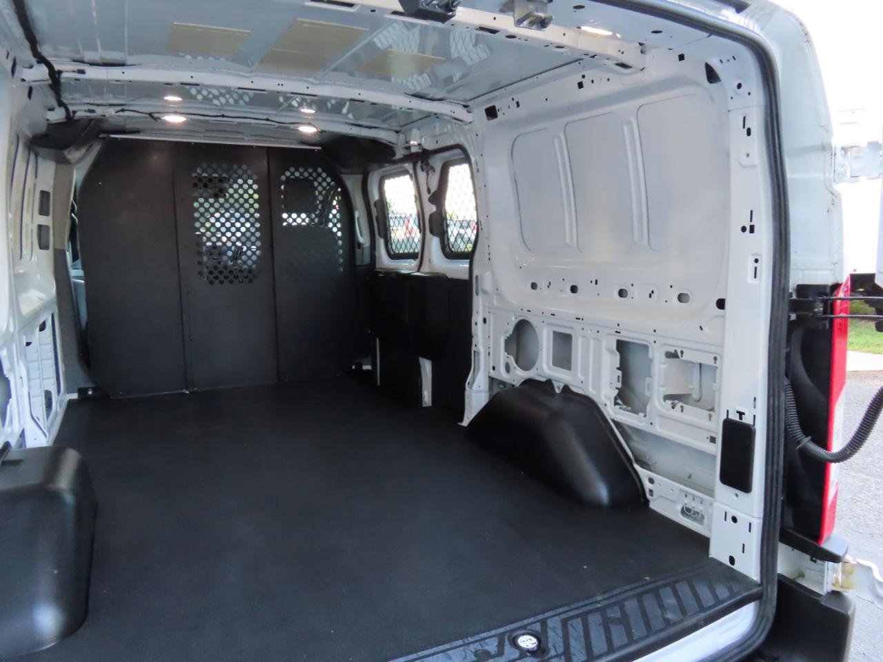 Used 2019 Ford Transit 250 130 Low Roof RWD image 16