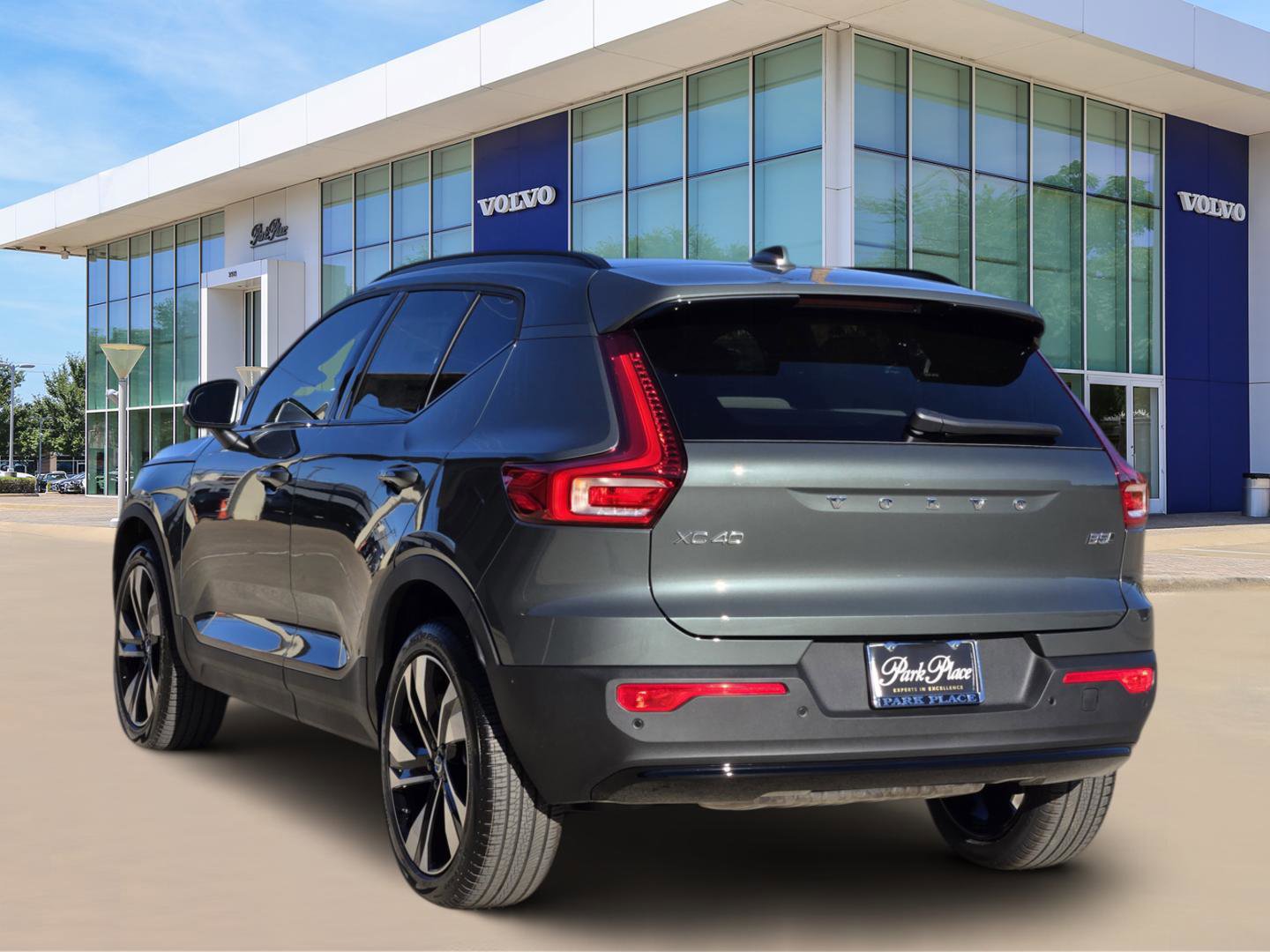New 2026 Volvo XC40 B5 Ultra w/ Protection Package Premier image 4