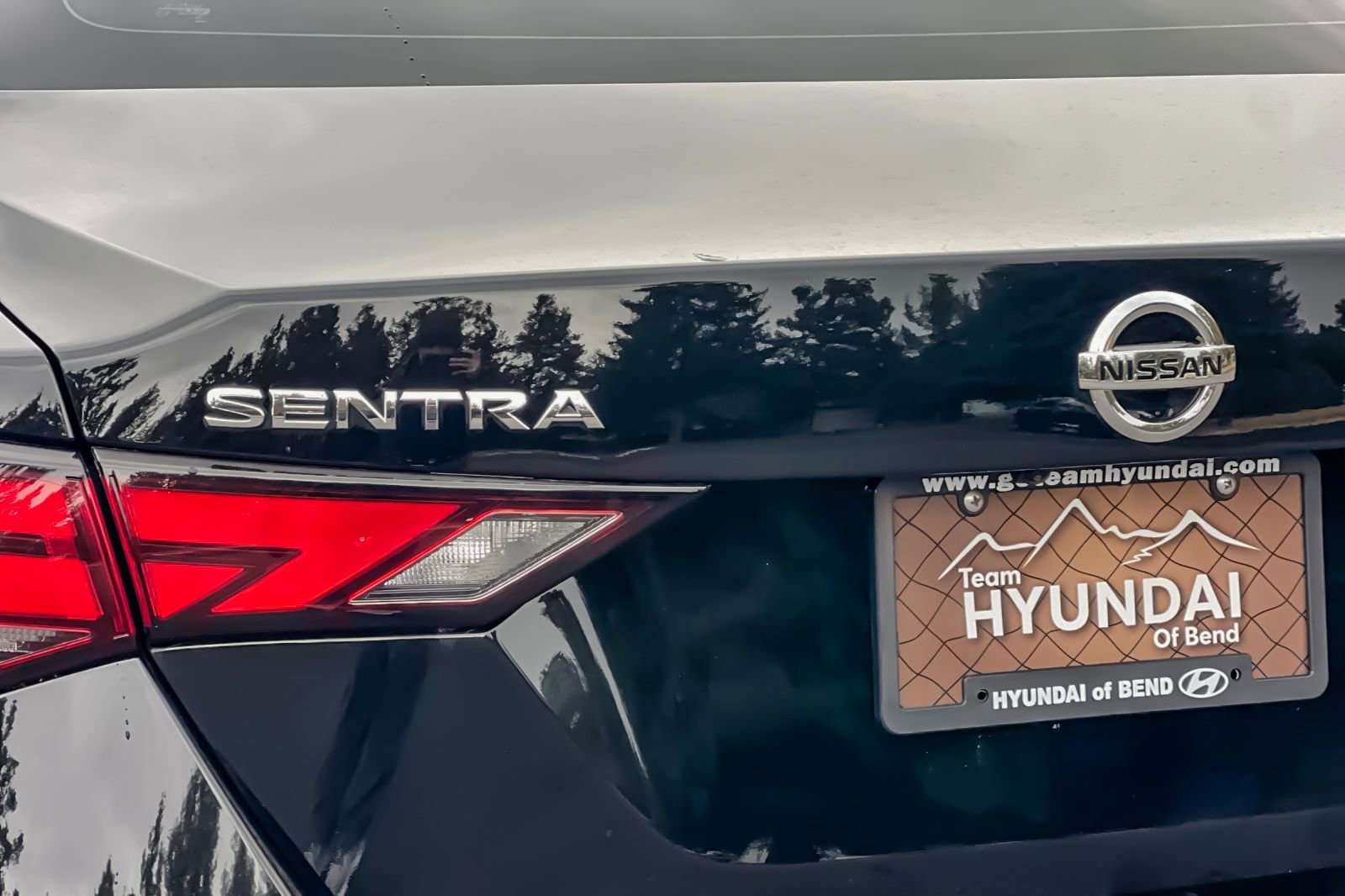 Used 2022 Nissan Sentra SV w/ SV Premium Package image 38