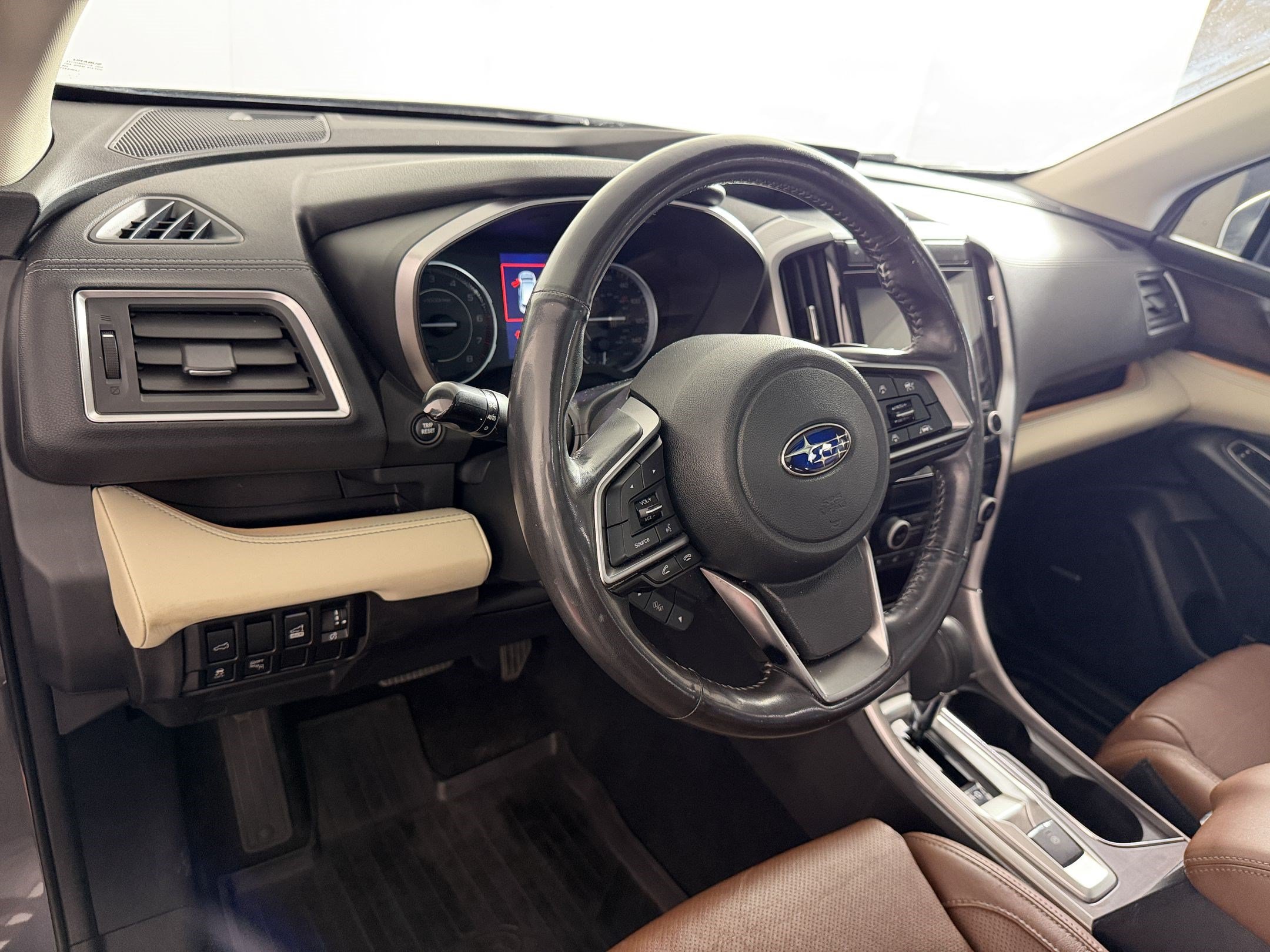 Used 2019 Subaru Ascent Touring AWD/4WD image 4