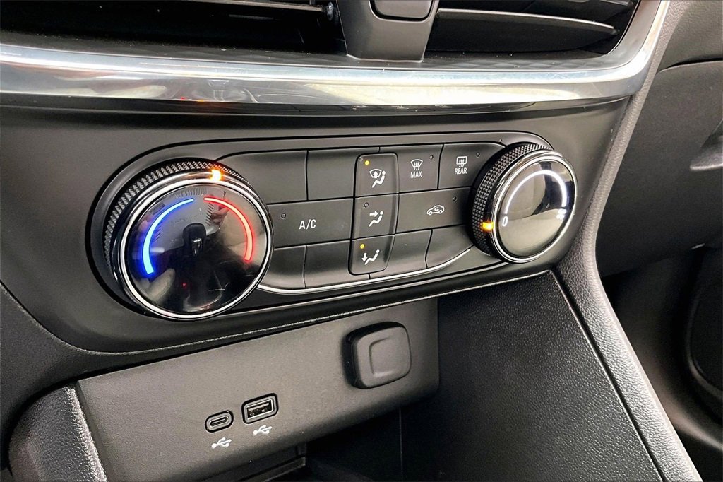 Used 2025 Buick Encore GX Preferred w/ Advanced Technology Package image 31