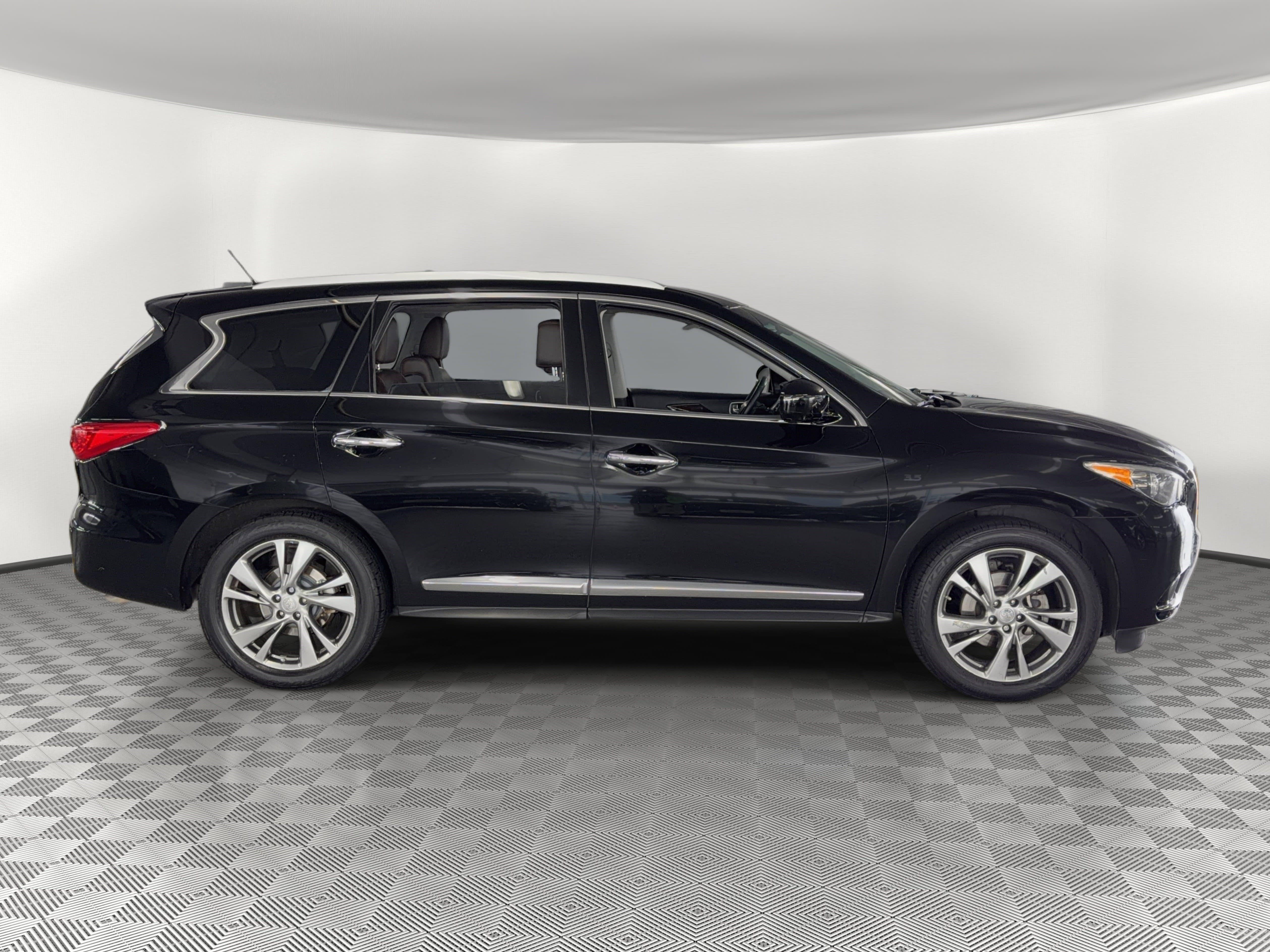 Used 2015 INFINITI QX60 FWD w/ Deluxe Touring Package image 8