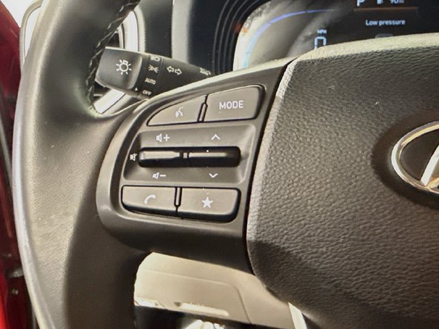 Used 2026 Hyundai Venue SEL FWD image 13
