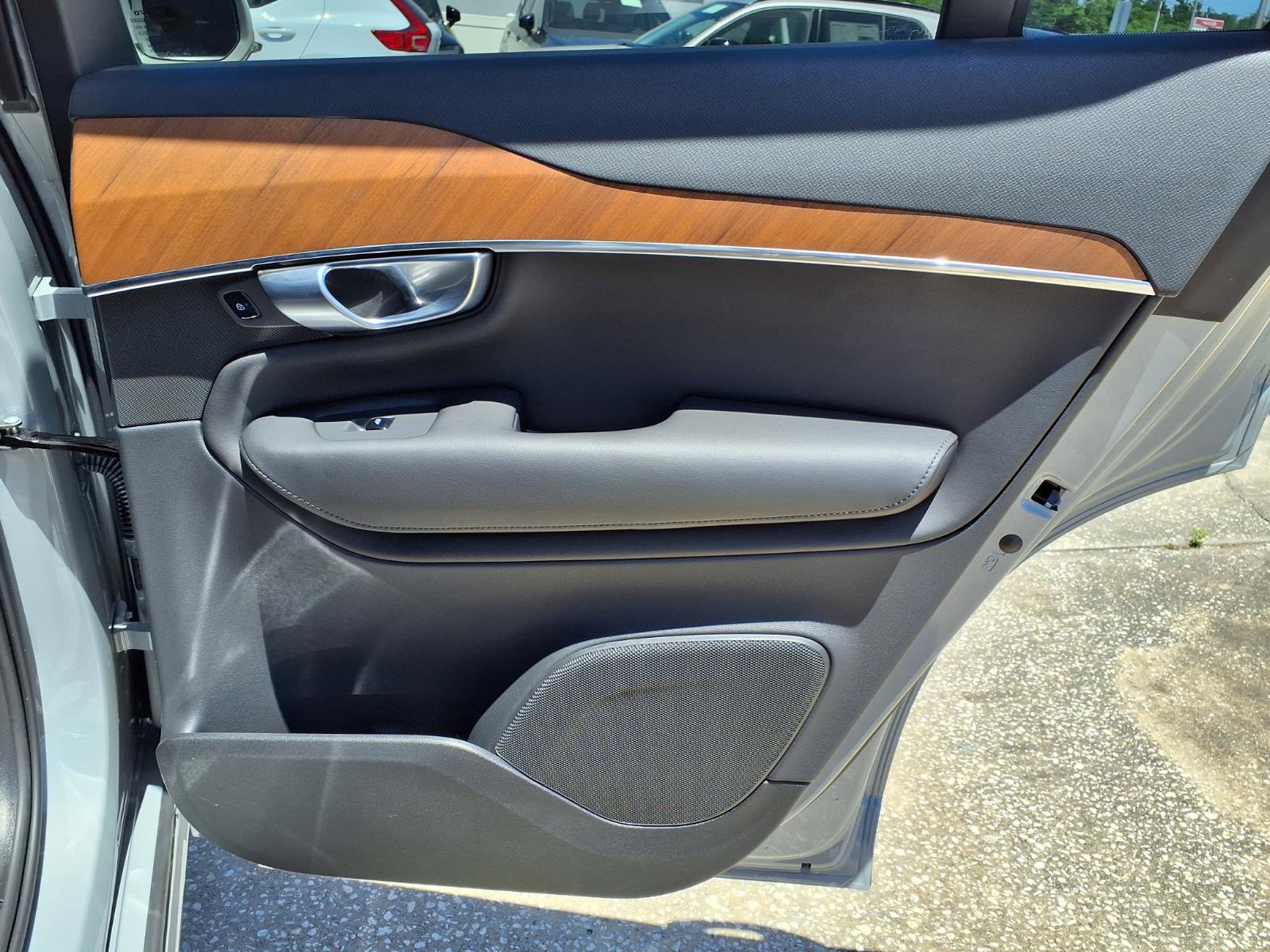 Certified 2024 Volvo XC90 B6 Plus image 14