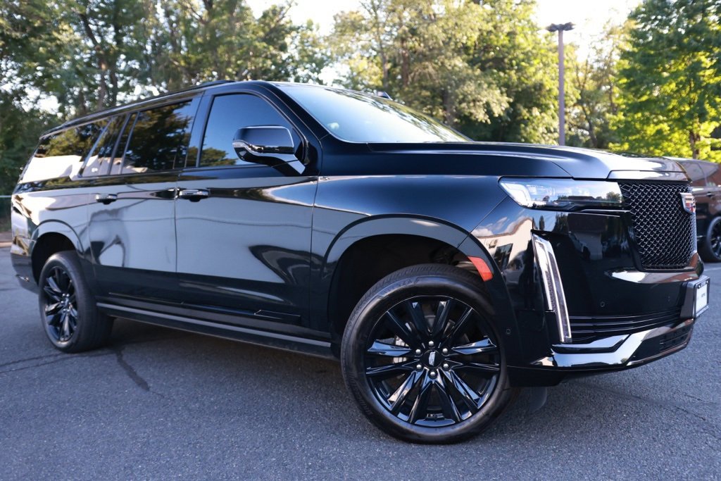 Used 2024 Cadillac Escalade ESV Sport w/ Touring Package image 1