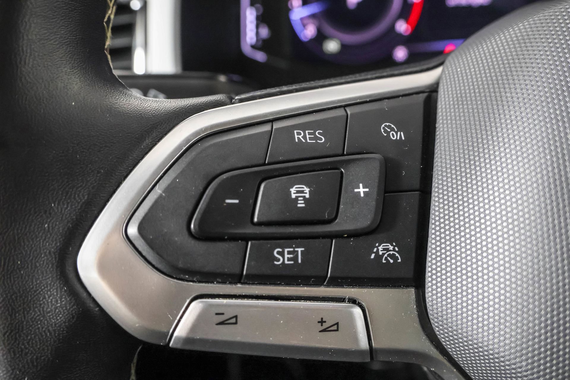 Used 2022 Volkswagen Atlas Cross Sport SEL image 30