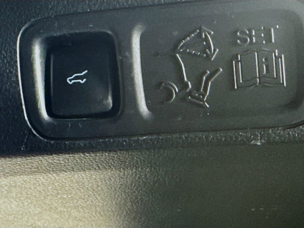 Used 2020 Ford Expedition Platinum image 31