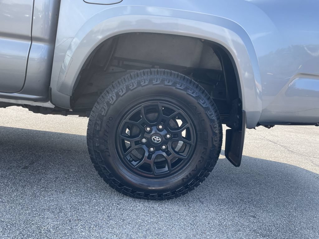 Used 2019 Toyota Tacoma SR5 AWD/4WD image 10
