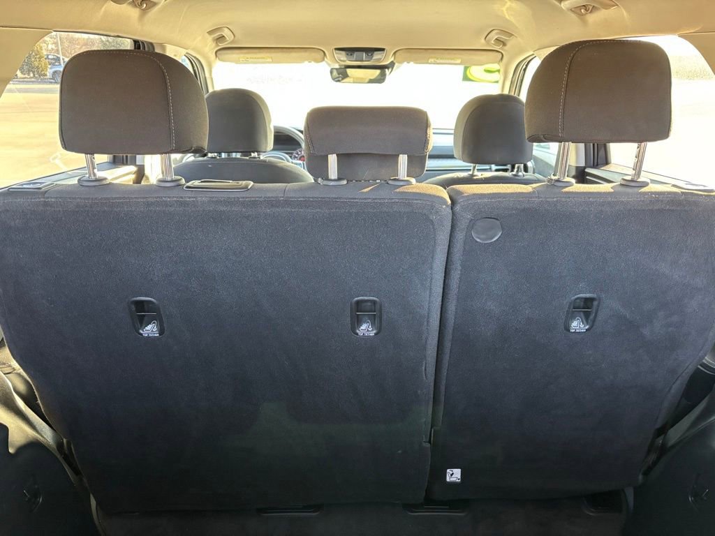 Used 2023 Kia Sorento LX image 9