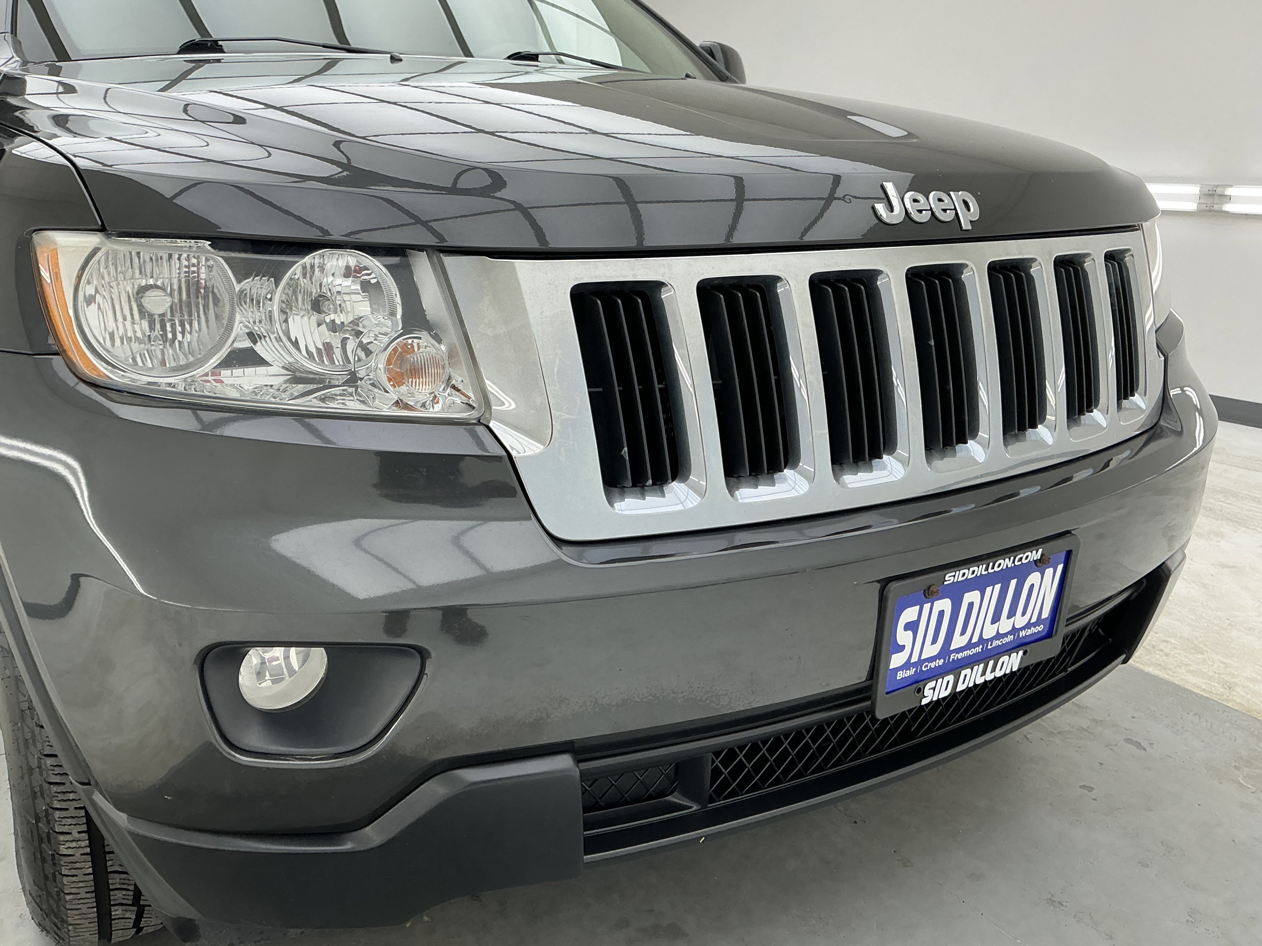 Used 2011 Jeep Grand Cherokee Laredo w/ Security & Convenience Group image 25