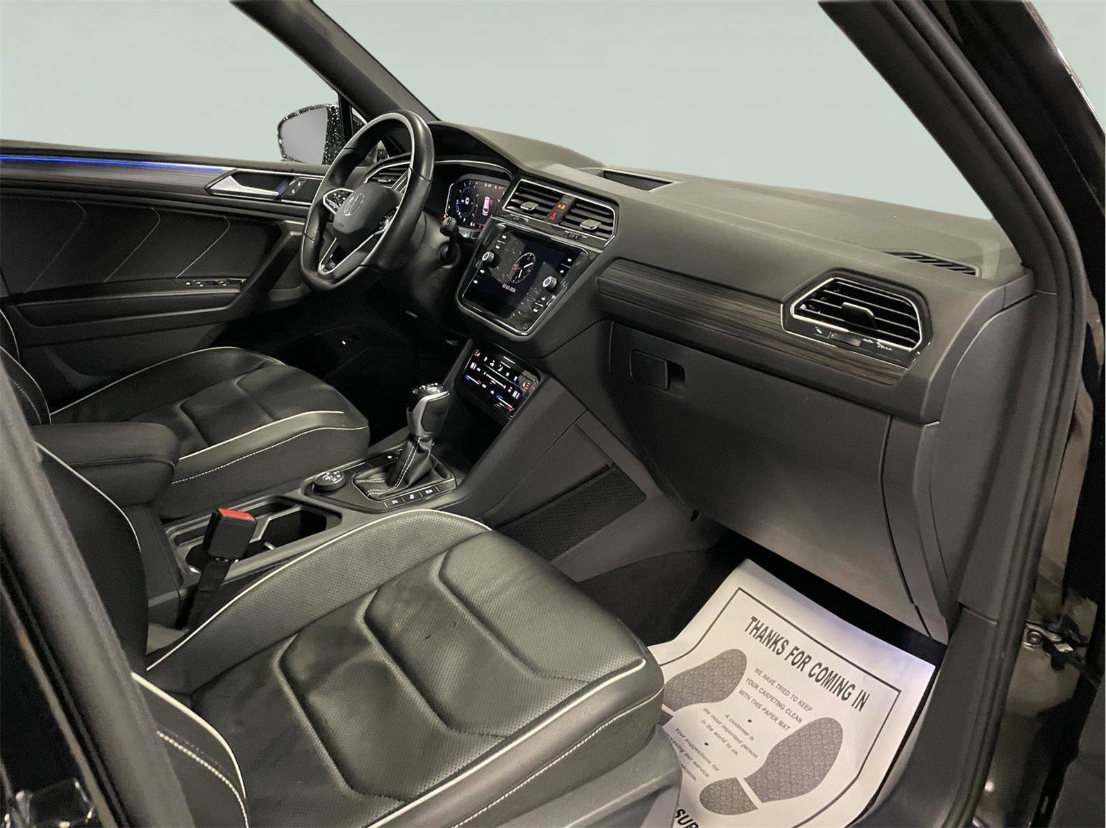 Used 2023 Volkswagen Tiguan SEL R-Line image 21