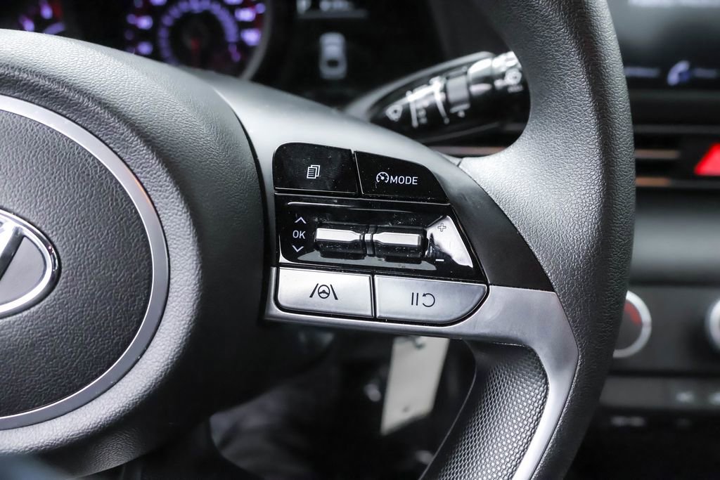 Certified 2023 Hyundai Elantra SE w/ Cargo Package image 20