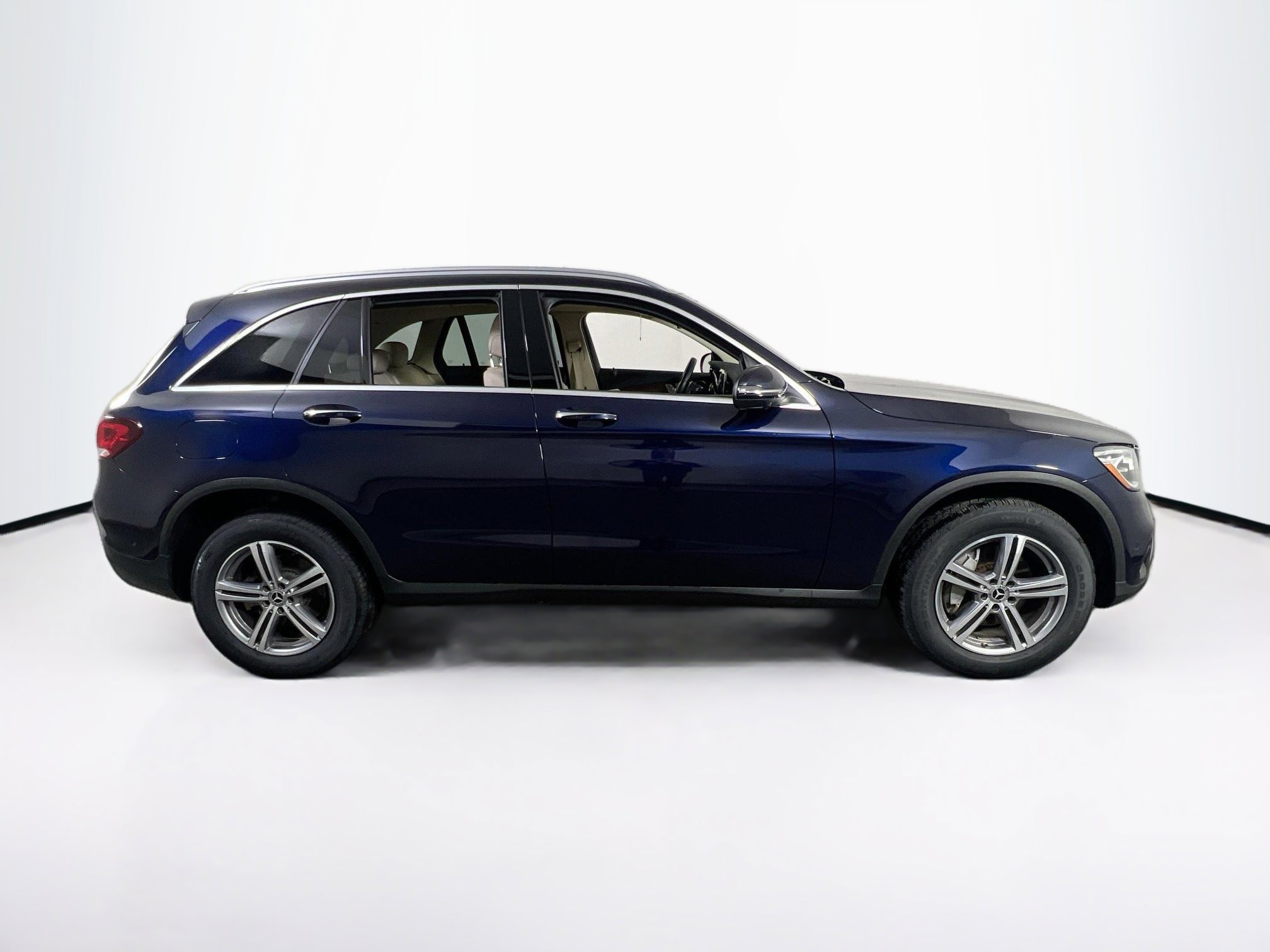 Used 2022 Mercedes-Benz GLC 300 4MATIC image 4