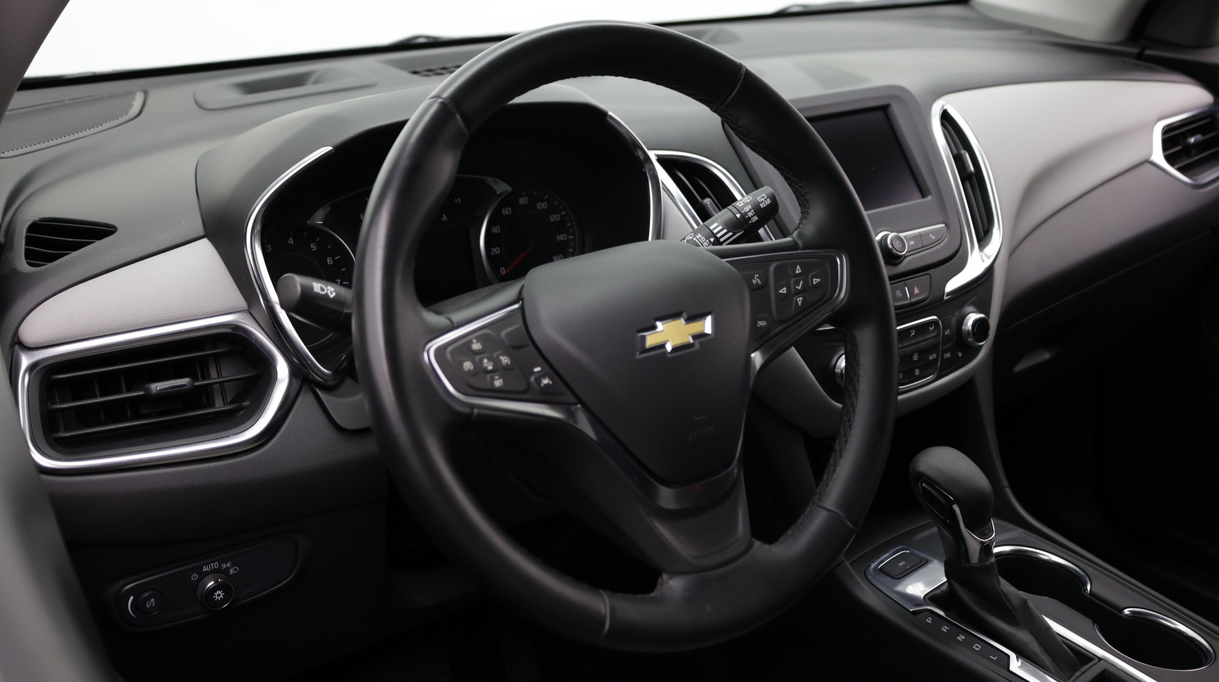 Used 2024 Chevrolet Equinox LT AWD/4WD image 9