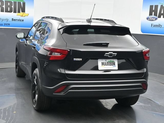 New 2026 Chevrolet Trax LT w/ Driver Confidence Package FWD image 4