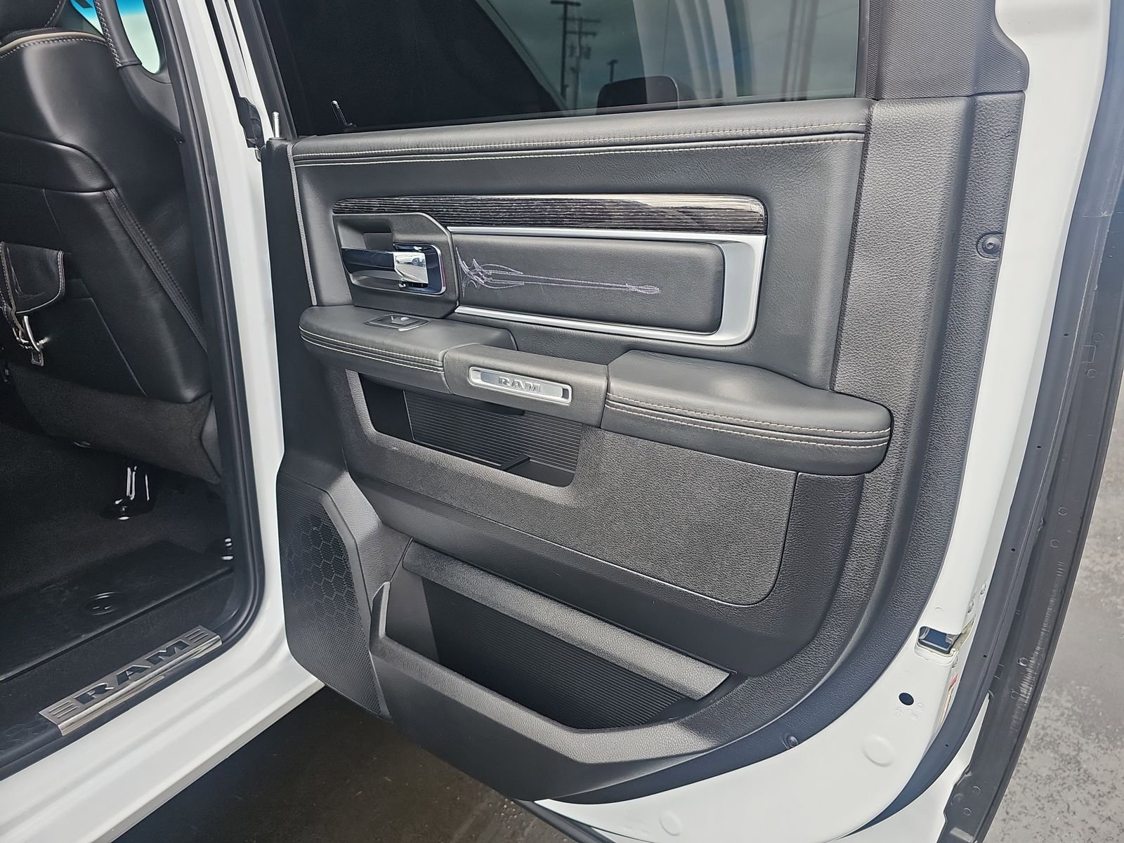 Used 2018 RAM 1500 Limited image 30
