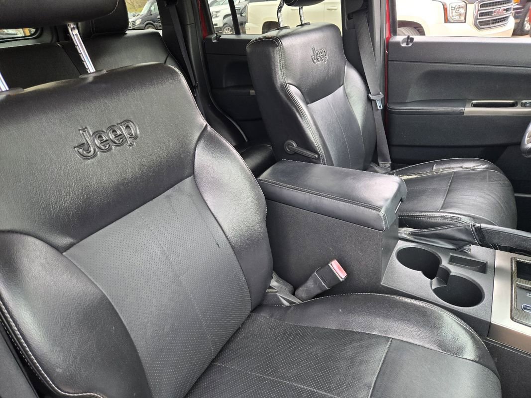 Used 2012 Jeep Liberty Limited Jet w/ Exterior Appearance Group AWD/4WD image 24