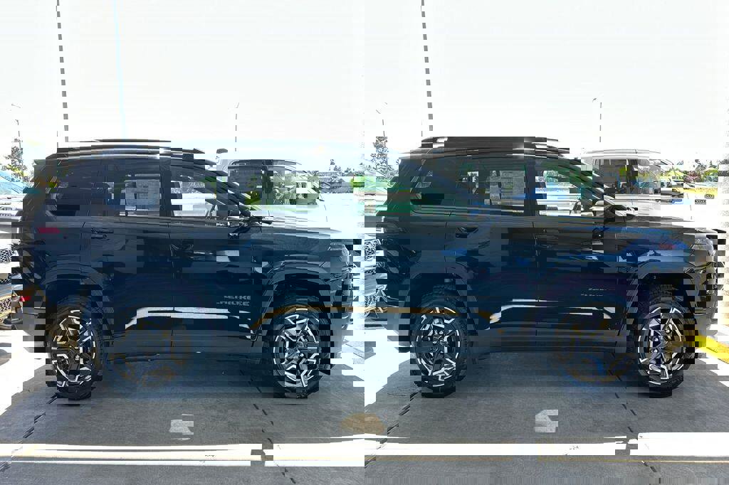 New 2026 Jeep Cherokee Limited image 3