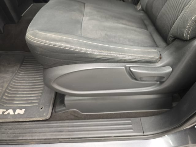 Used 2019 Nissan Titan SV AWD/4WD image 34