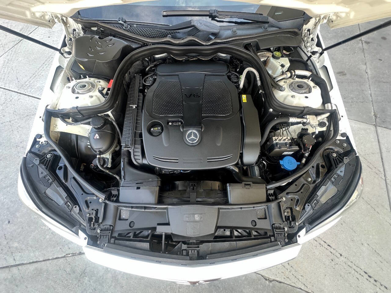 Used 2014 Mercedes-Benz E 350 4MATIC Sedan image 33