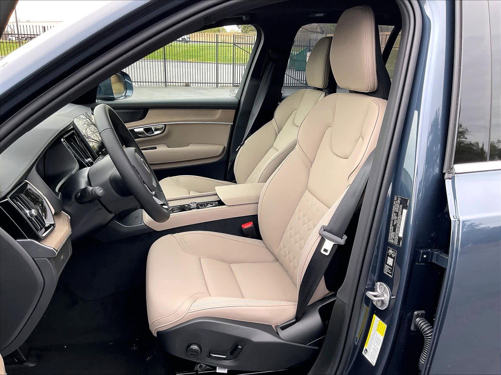New 2026 Volvo XC90 B6 Plus w/ Protection Package Premier AWD/4WD image 11