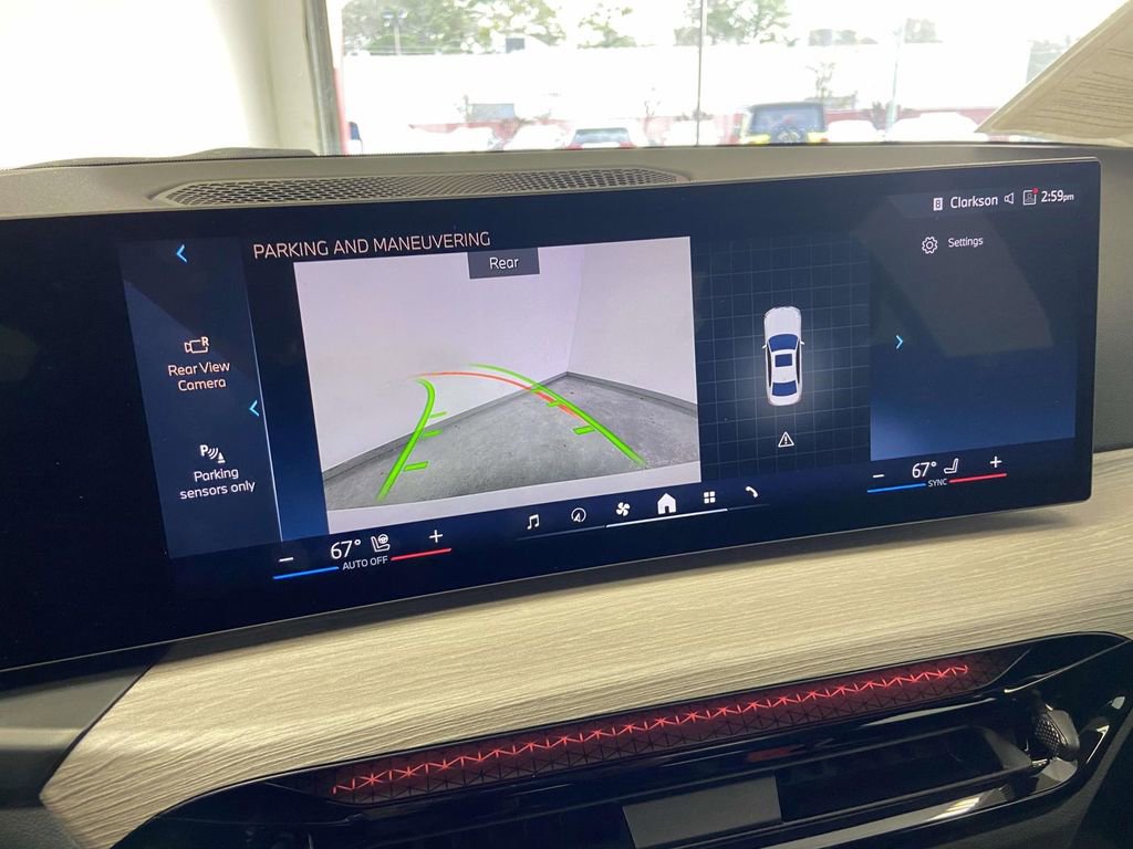 Used 2025 BMW 330i xDrive Sedan w/ Convenience Package image 22