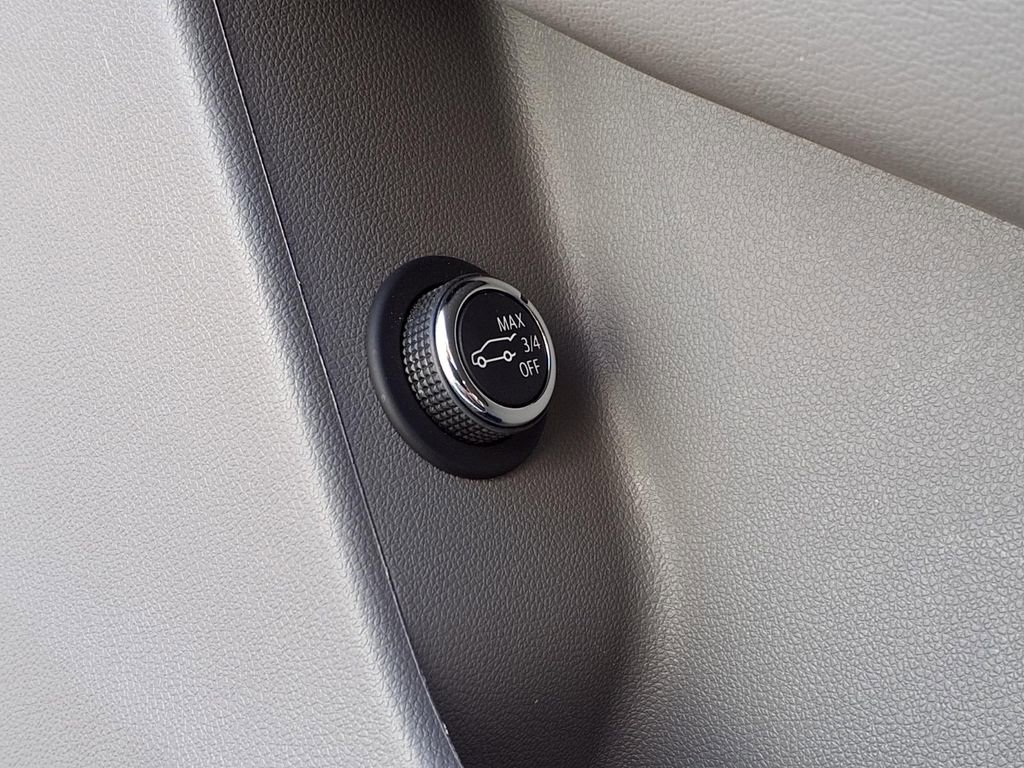 Used 2023 Cadillac XT6 Premium Luxury w/ LPO, Floor Liner Package AWD/4WD image 19