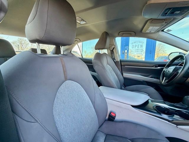 Used 2020 Toyota Camry LE FWD image 19