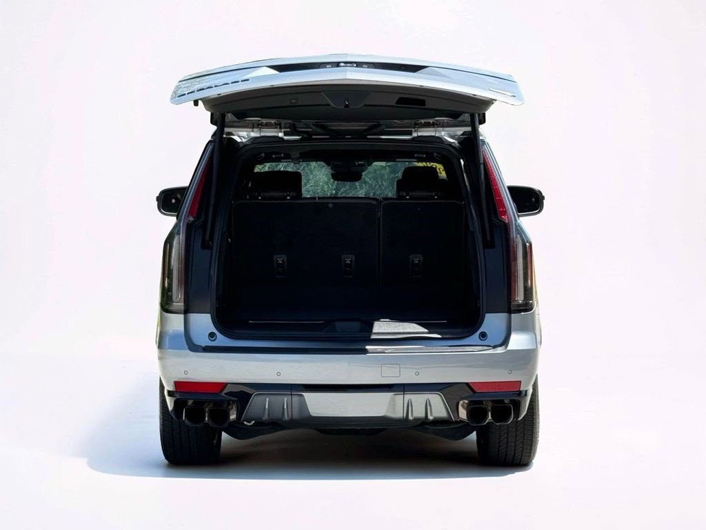 Certified 2024 Cadillac Escalade V w/ LPO, ONYX Package image 17