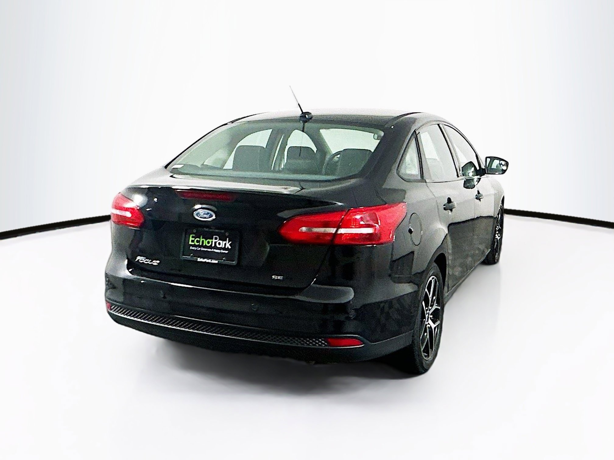 Used 2017 Ford Focus SEL image 9