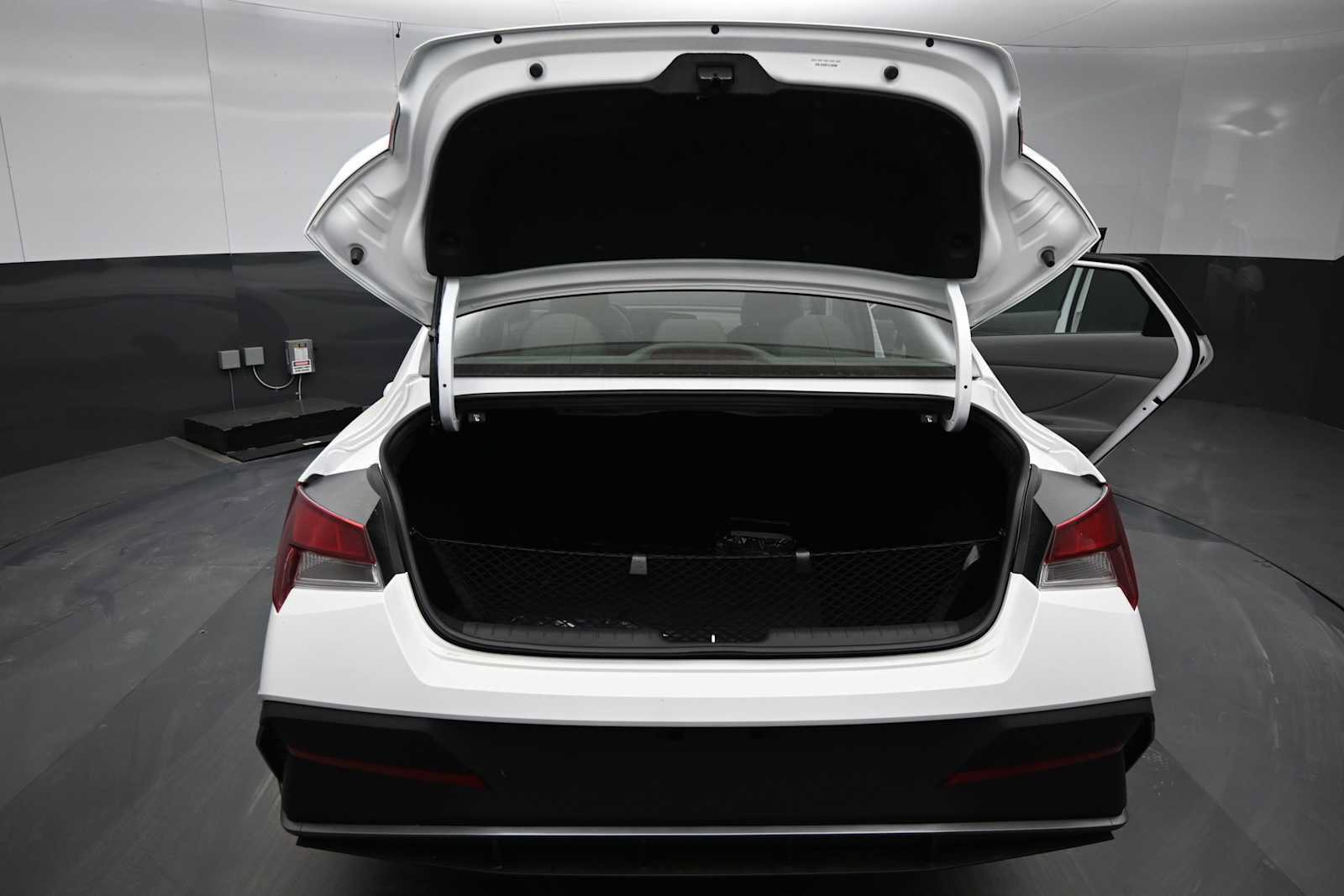 New 2026 Hyundai Elantra Sport FWD image 13