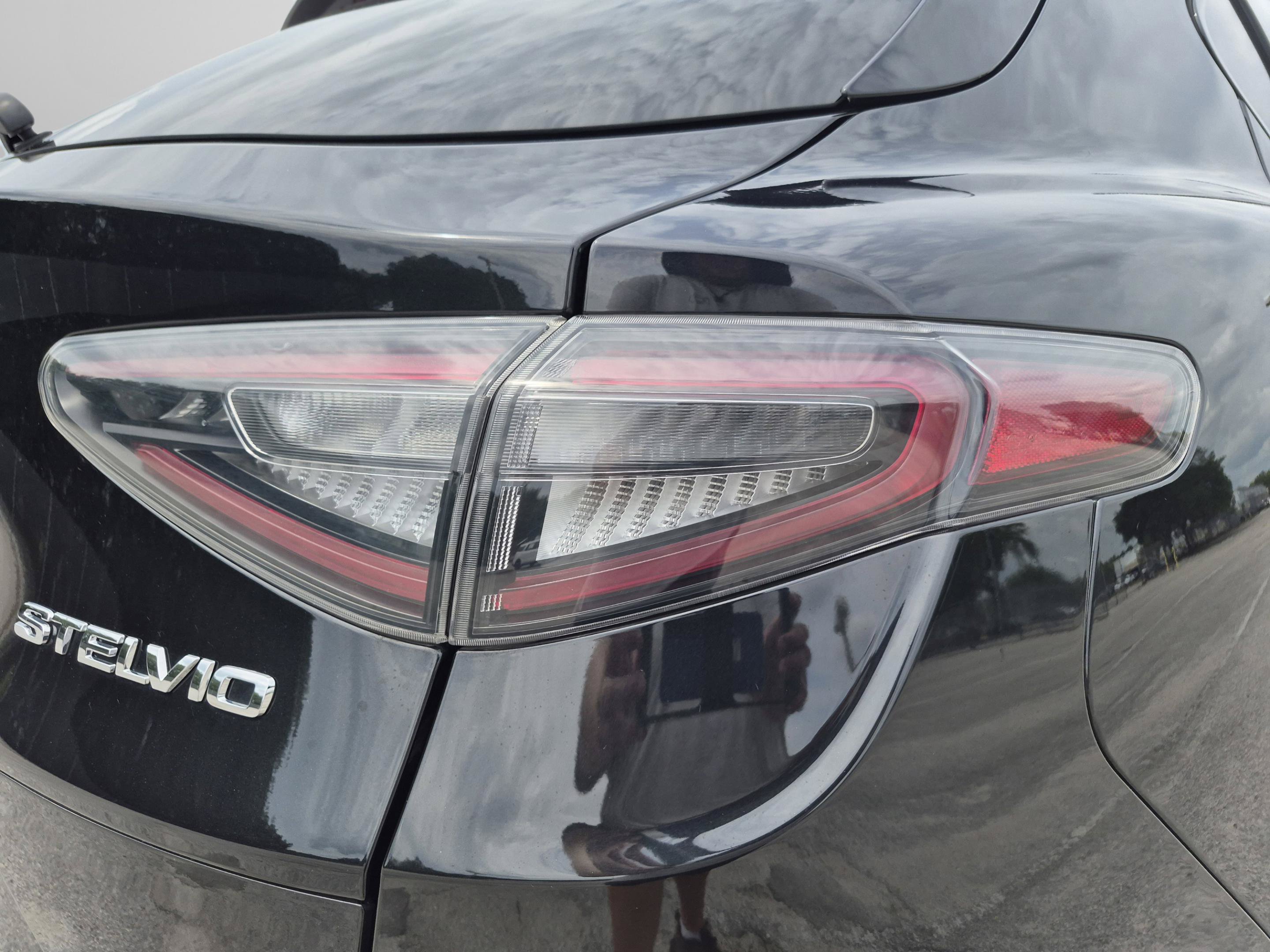 Used 2024 Alfa Romeo Stelvio Veloce AWD/4WD image 72