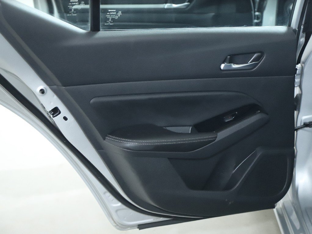 Used 2021 Nissan Altima 2.5 SV w/ SV Premium Package image 13