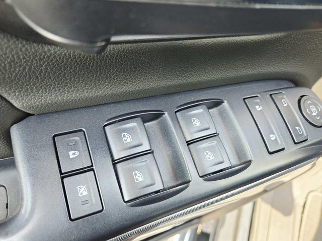 Used 2018 Chevrolet Silverado 1500 LT w/ All Star Edition AWD/4WD image 29