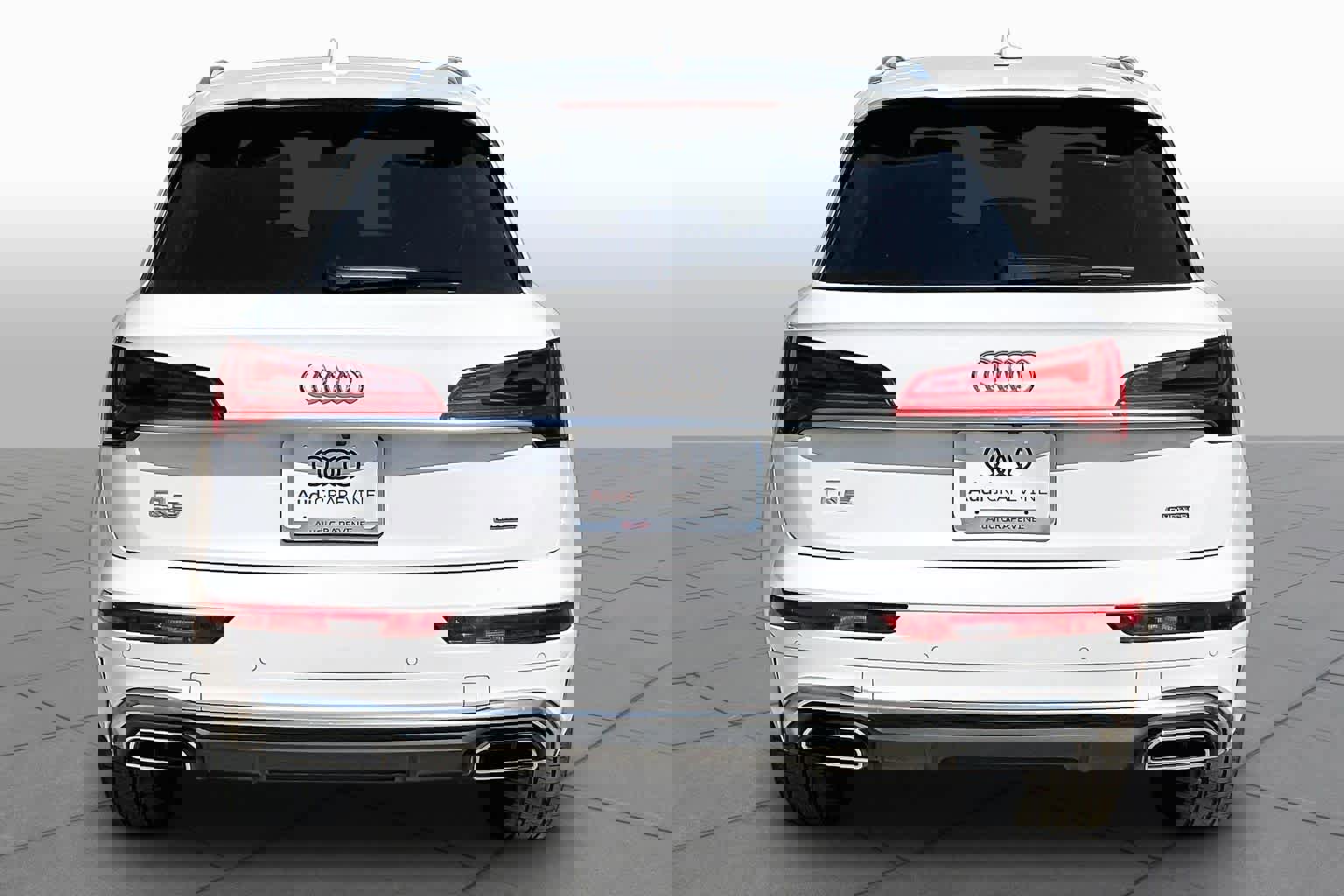 Used 2024 Audi Q5 2.0T Premium w/ Convenience Package image 5