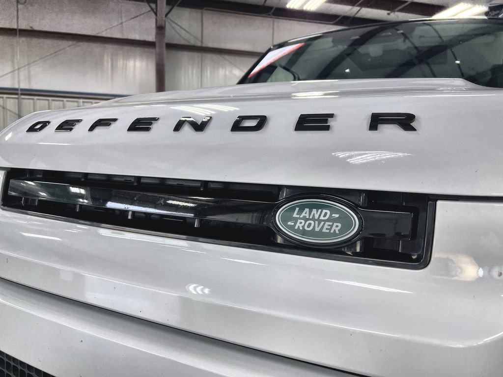 Used 2023 Land Rover Defender 110 X-Dynamic SE AWD/4WD image 24