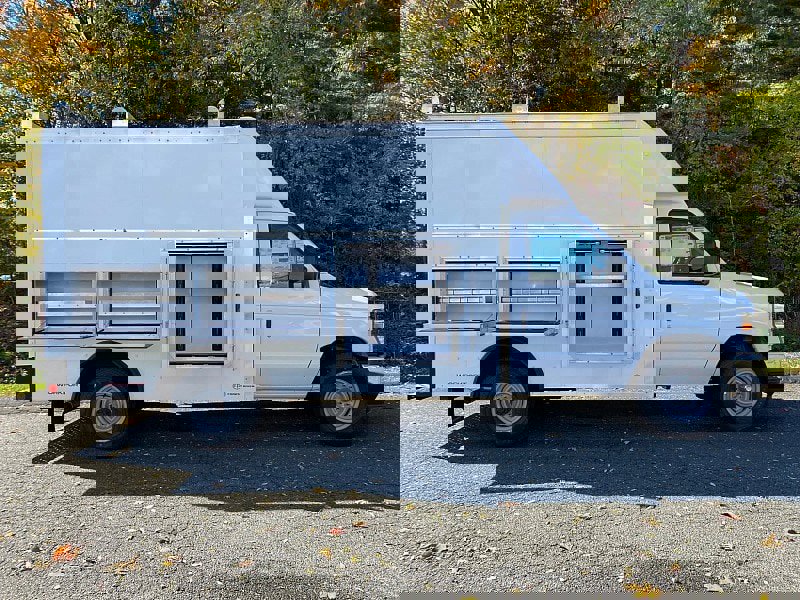 New 2026 Ford E-350 and Econoline 350 Super Duty w/ Power Equipment Group image 5