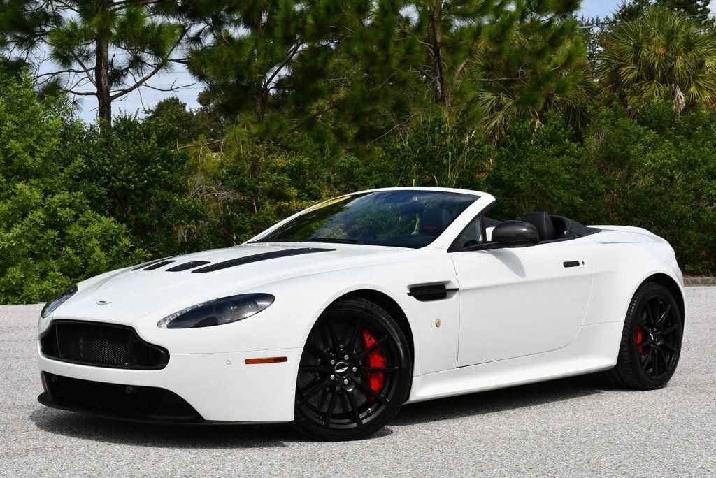 Used 2017 Aston Martin V12 Vantage S RWD image 2
