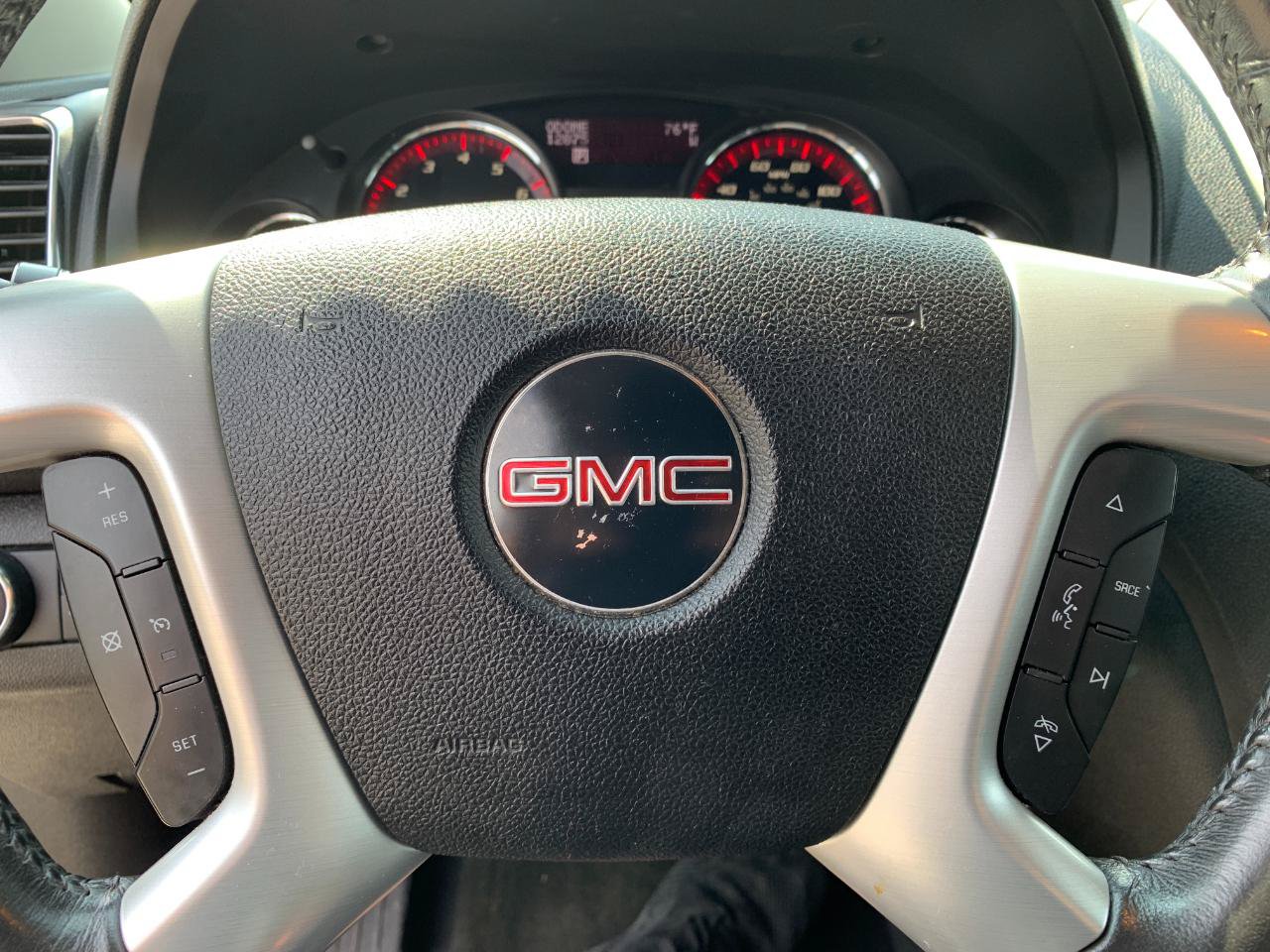 Used 2011 GMC Acadia SLT AWD/4WD image 18