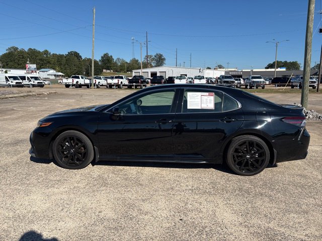 Used 2022 Toyota Camry XSE image 5
