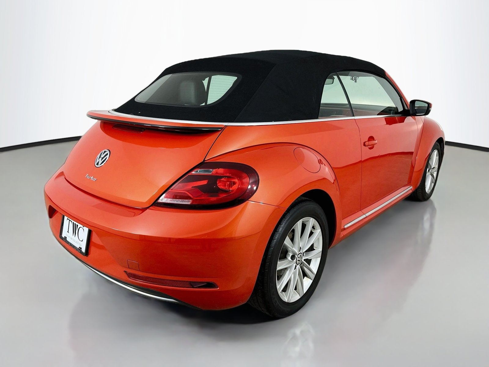 Used 2018 Volkswagen Beetle 2.0T SE FWD image 5