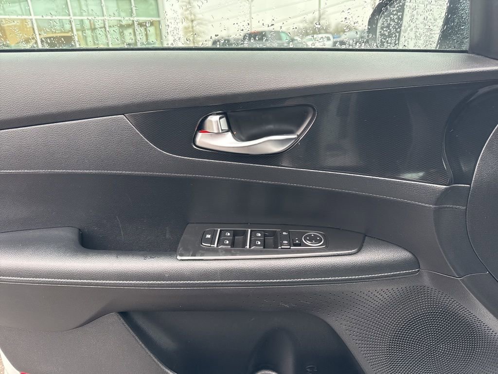 Used 2023 Kia Forte GT-Line w/ GT-Line Premium Package image 11