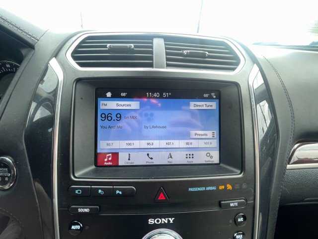 Used 2019 Ford Explorer Platinum image 32