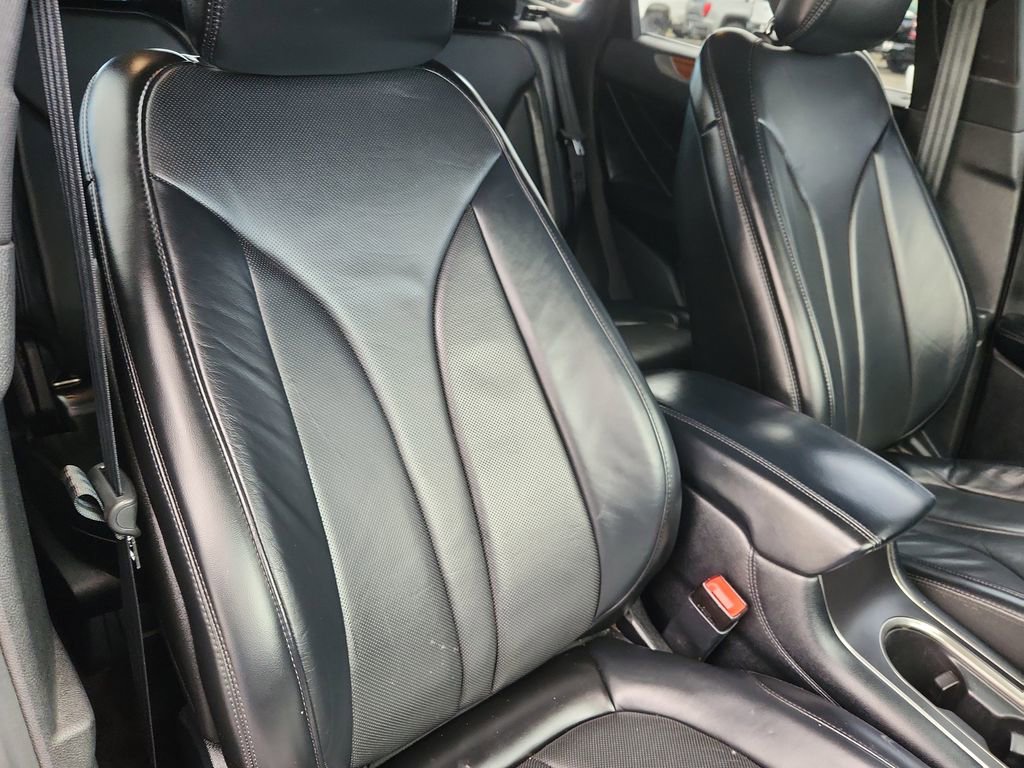 Used 2017 Lincoln MKC Reserve w/ Lincoln MKC Climate Package image 17