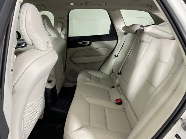 Certified 2024 Volvo XC60 T8 Plus w/ Protection Package AWD/4WD image 33