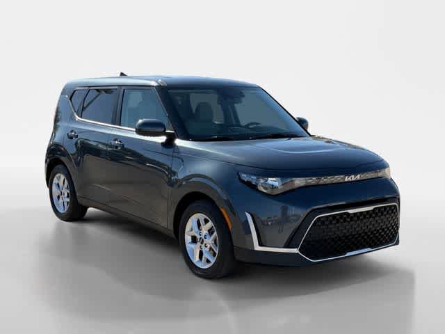 Used 2023 Kia Soul LX w/ LX Technology Package FWD image 7