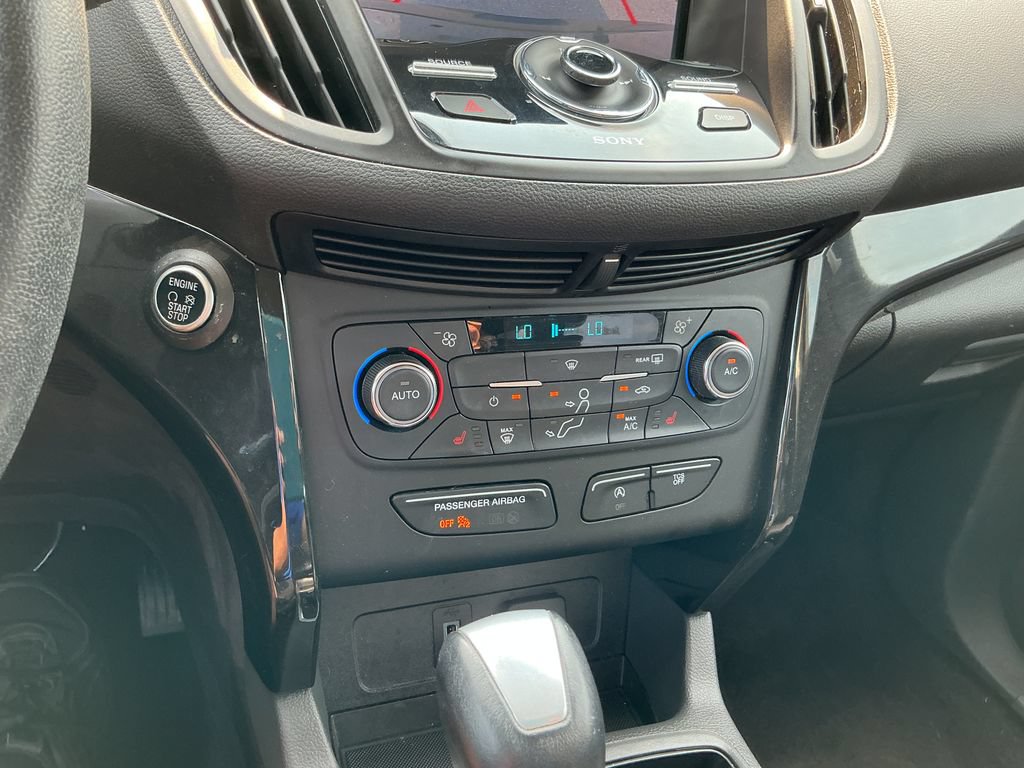 Used 2017 Ford Escape Titanium AWD/4WD image 28