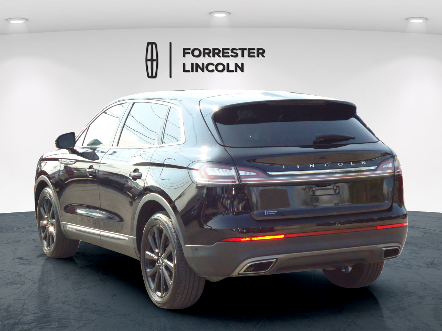 Certified 2023 Lincoln Nautilus Reserve w/ Equipment Group 201A AWD/4WD image 5