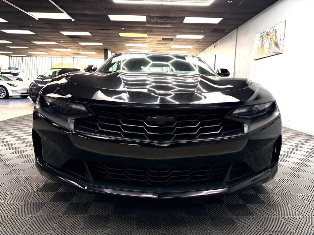 Used 2023 Chevrolet Camaro LT RWD image 3